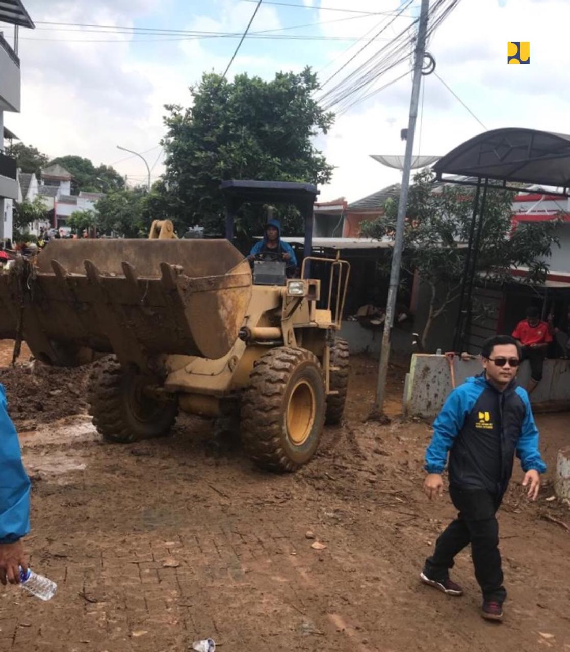 Kementrian PUPR Tangani Tanggul Jebol Pasca Banjir di Bandung Timur