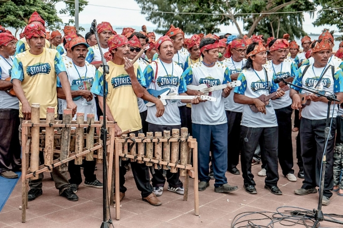 2.000 Pemain Musik Bambu Tada Pecahkan Rekor MURI