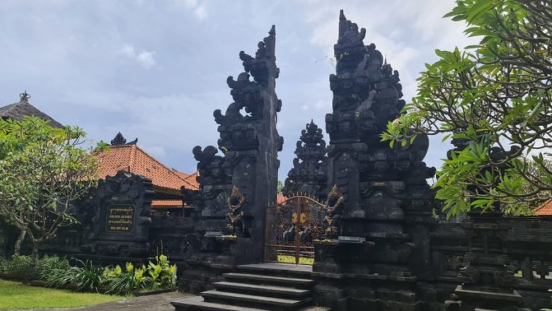 Mengenal Ngejot, Lambang Kerukunan Umat Muslim dan Hindu di Bali