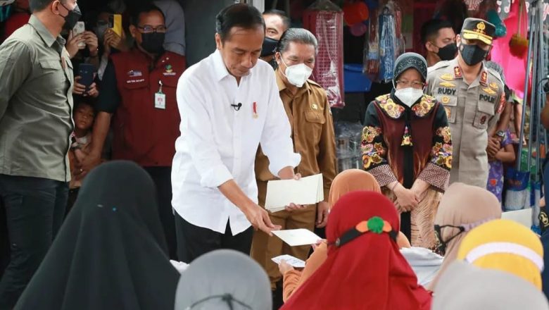Al Muktabar Dampingi Presiden Jokowi Meninjau Harga Migor