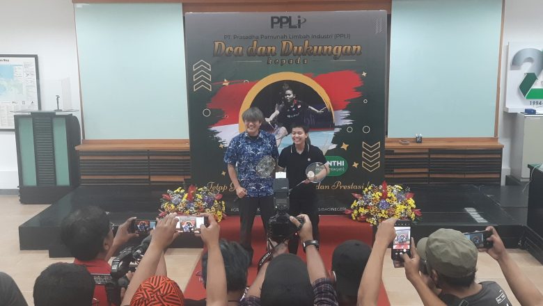 Pulang Kampung Siti Fadia, Diganjar Hadiah dari PPLI
