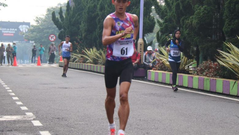 Tak Tertandingi, Hendro Yap Raih Medali Emas Pertama Cabor Atletik