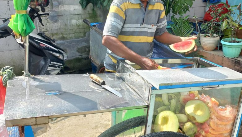 Dasyat Bener !!! Sartowiyono Jalan Kaki Sambil Dorong Gerobak, Hingga Menempuh Amerika Serikat