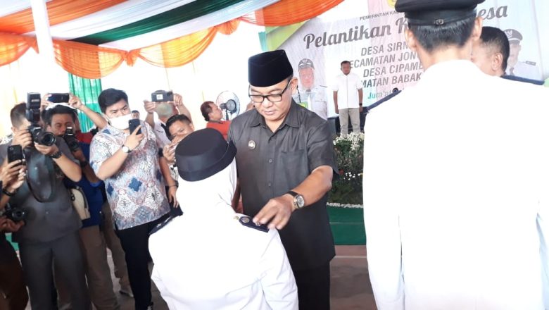 Ini Alasan Plt Bupati Bogor Lantik Kades di Kantor Desa