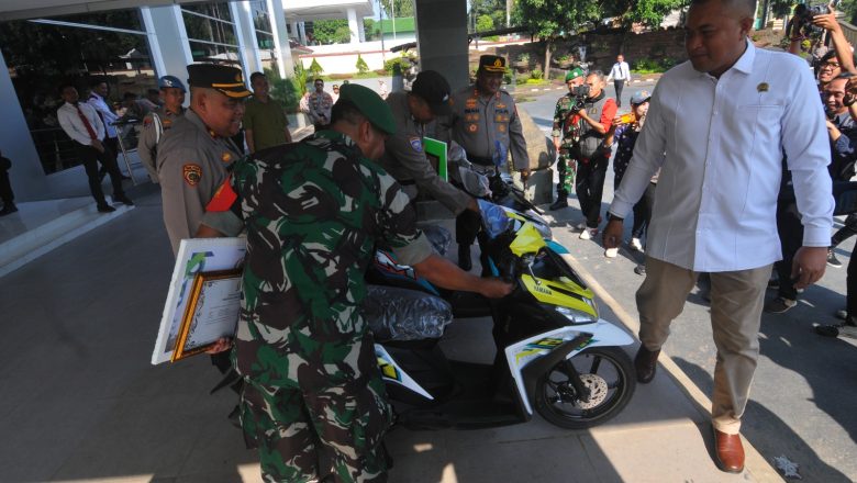 Apresiasi Kinerja Babinsa dan Bhabinkatibmas yang Ringkus Bandar Ganja di Cibinong, Rudy Susmanto Beri 2 Unit Sepeda Motor