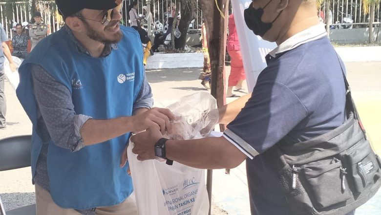 Warga Kurang Mampu Citeureup, Dapat Ribuan Daging Domba Turki Server Indonesia