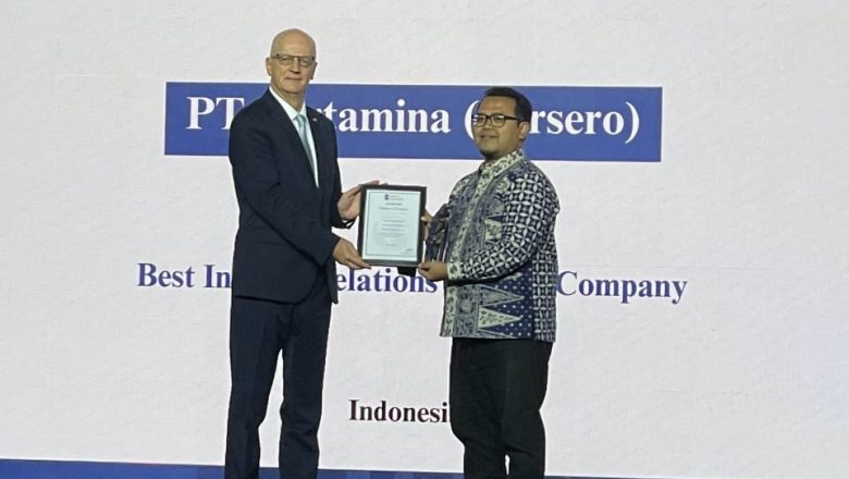 Penghargaan Best Investor Relations Energy Company Berhasil Diraih Pertamina