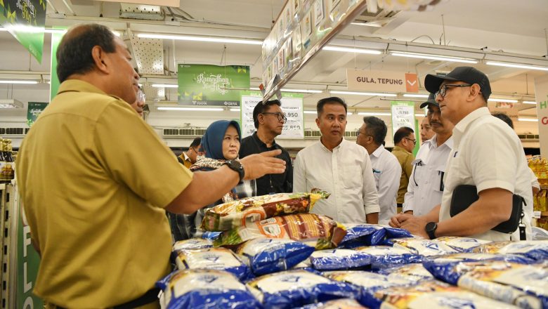 Bey Machmudin Meminta Masyarakat Tidak Panic Buying, Bulog Sudah Mengirimkan Beras ke pasar-pasar di Jawa Barat