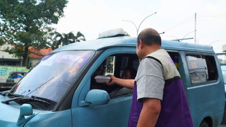 Jum’at Berkah, BMM Bagikan Ribuan Paket Makanan Untuk Dhuafa