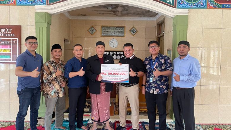 Telkom Priangan Barat Wujudkan Kepedulian Sosial melalui Penyerahan Bantuan Renovasi Masjid Al-Istiqomah