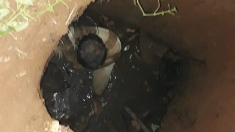 Toilet Ambrol, Warga Leuwi Catang Nyemplung Saat Buang Hajat!