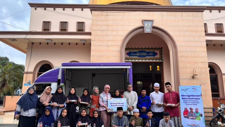 PT KAI Logistik Bersama BMM Salurkan 200 Paket Ramadhan di Pesantren Khusus Yatim As-Syafi’iyah Jatiwaringin